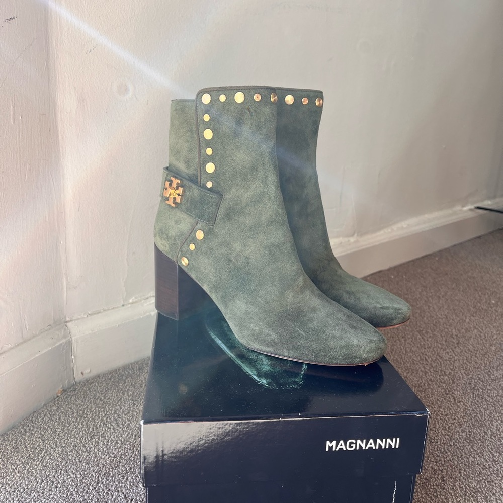 Tory Burch booth | Forest green suede leather boots